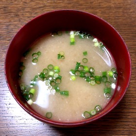 大根となめこの味噌汁