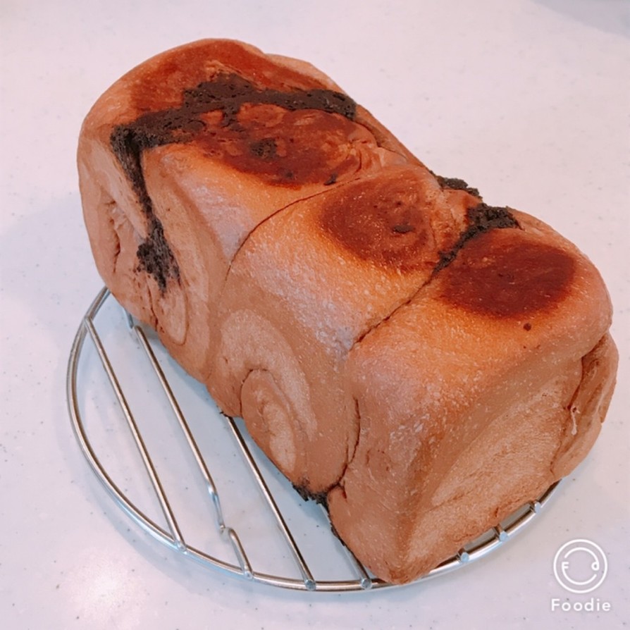 HBと食パン型で、ココア生チョコ食パンの画像