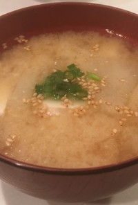 シンプル♡大根と豆腐の味噌汁