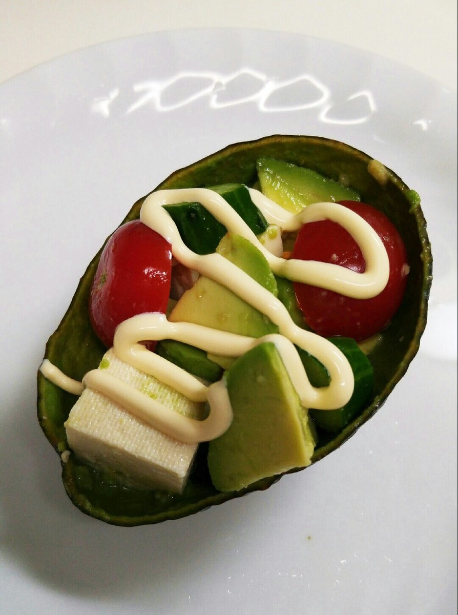 簡単！美味しいアボカドと豆腐の野菜サラダの画像