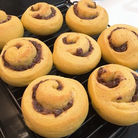 手ごねパン☆かぼちゃあんこロール
