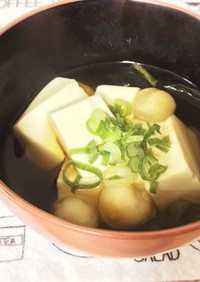 たまご豆腐と手毬麩のすまし汁