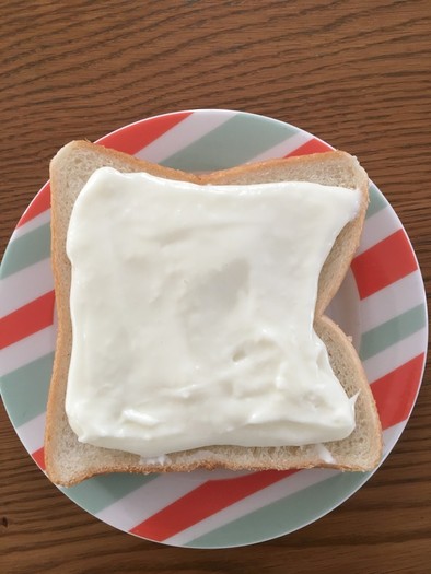 金の食パンで作るクリームボックスの写真