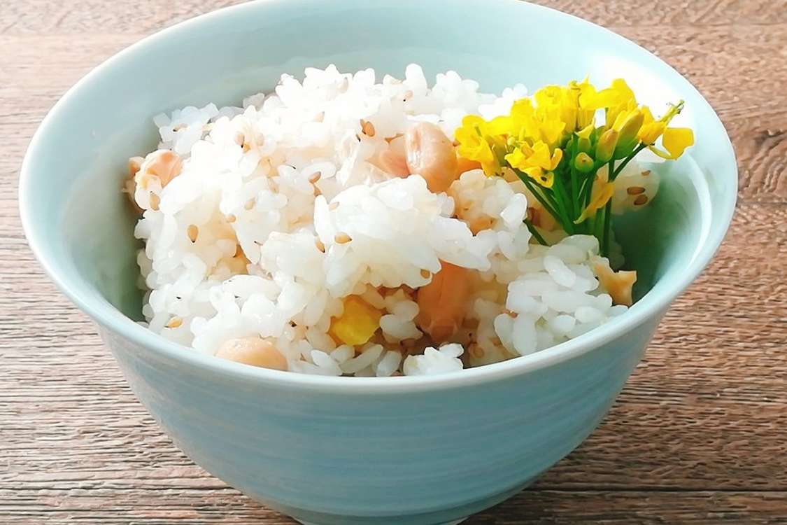 美味しく美肌 簡単 体も喜ぶ豆ゴマごはん レシピ 作り方 By サチsachi クックパッド 簡単おいしいみんなのレシピが379万品