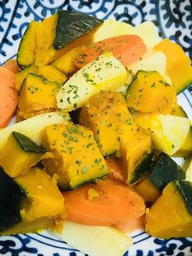 塩ゆででできあがる◎緑黄色野菜の温サラダ