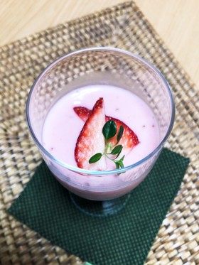 簡単!いちごのヨーグルトムース