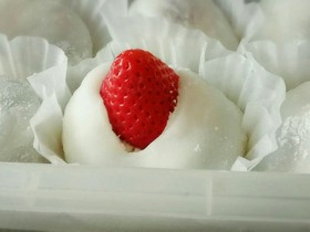 おいしい!かわいい!生クリームイチゴ大福