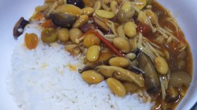 お豆とキノコのトマトカレー