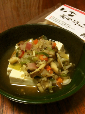 三面川の鮭削りぶしで蕎麦の実けんちん