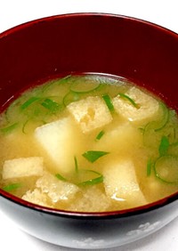 しゃくしゃく食感✩長芋と油揚げのお味噌汁