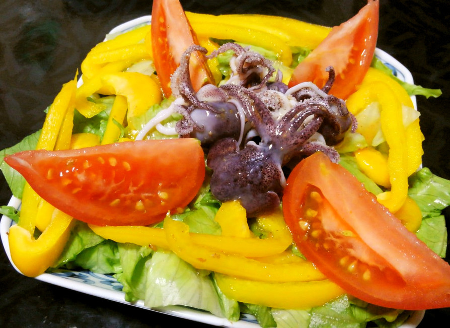 ミミイカと彩り野菜のサラダの画像