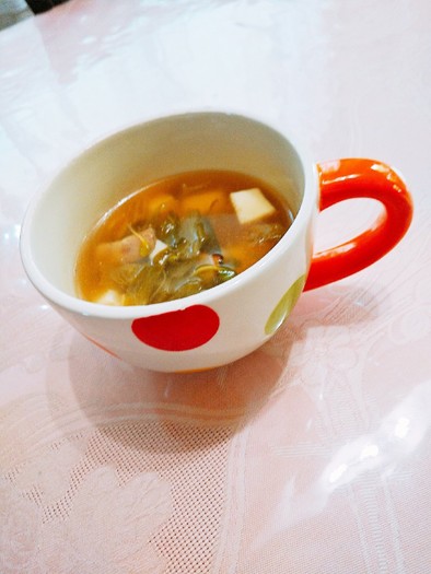レタスと厚揚げのスープの写真