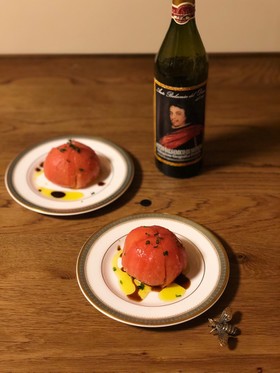 イタリアンレストランのトマトサラダ