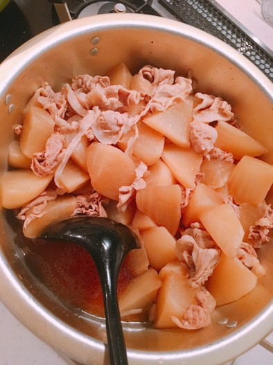 しみしみ大根と豚肉´Ꙫ`の煮物の写真