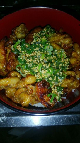 鶏皮たつた揚げの青ネギ塩だれ飯