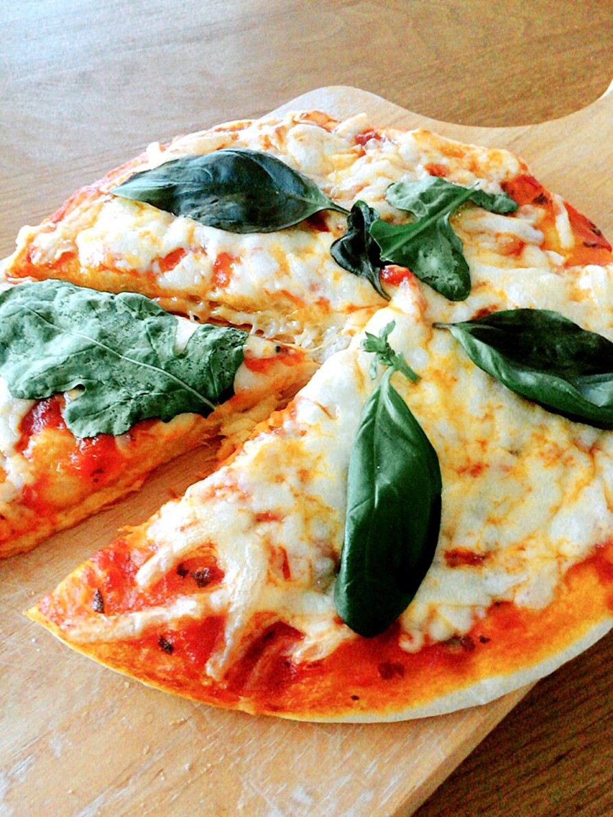 簡単！手作りのピザ♡マルゲリータ♡の画像