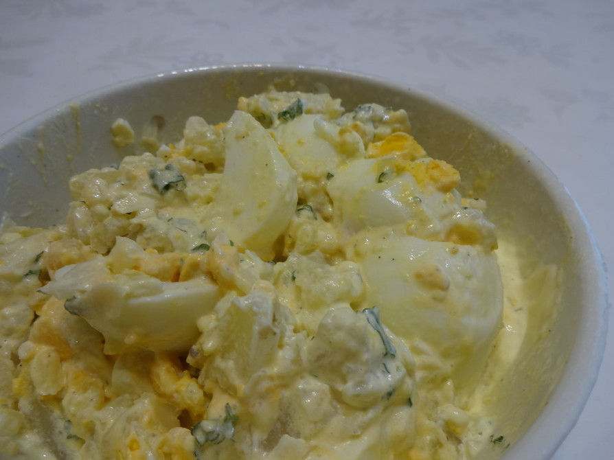 卵とポテトのサラダの画像