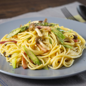 牛乳だけでも濃厚 スパゲティカルボナーラ きじまりゅうた 水曜料理しよう 一緒につくれるクックパッド Cookpadlive