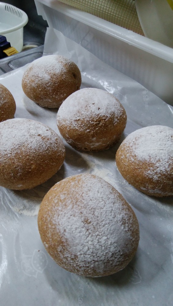 全粒粉100％ 低温発酵ハードパン