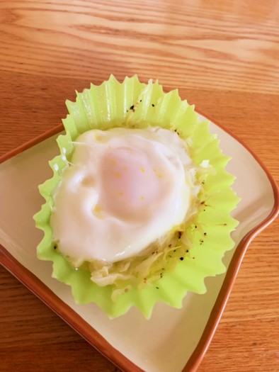 レンチン簡単☆シリコンカップで巣ごもり卵の写真