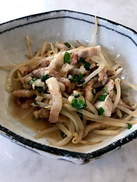豚バラ肉ともやしのねぎ塩だれ炒め