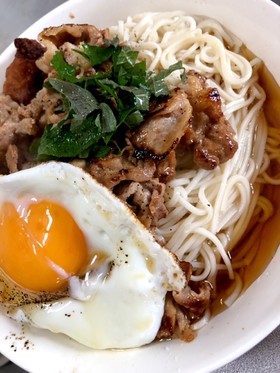 箸が止まらない!スタミナ満点♧ガッツリ麺