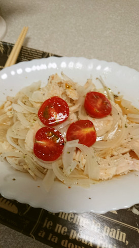 ★サラダチキンと新玉ねぎのマリネ風
