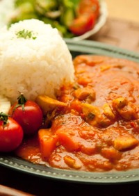 夏野菜と鶏肉たっぷり⁂簡単トマトカレー