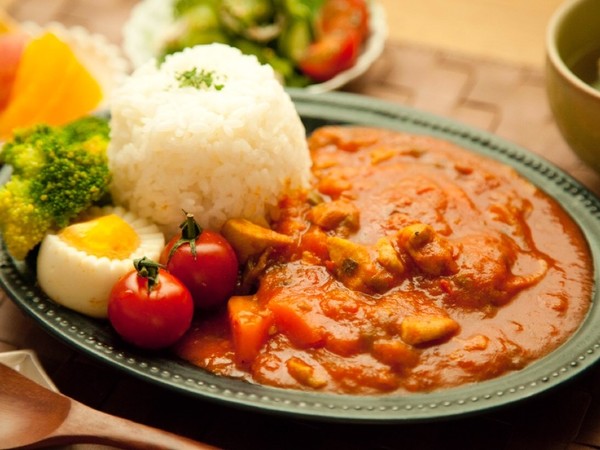 夏野菜と鶏肉たっぷり⁂簡単トマトカレー