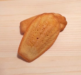かわいい いちご マドレーヌ