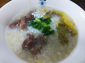 本格中華・牛すじ肉とえのき茸の粥