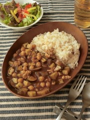 たっぷりひよこ豆とナスのカレーの写真