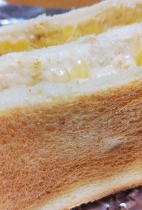 食パンで簡単ツナマヨチーズホットサンド♡