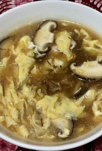椎茸入りふかひれスープ