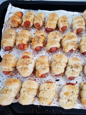 おやつにどうぞ!HMでウインナーロール