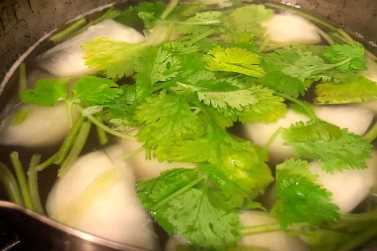 かぶとパクチーのナンプラースープ レシピ 作り方 By 豆苗 クックパッド