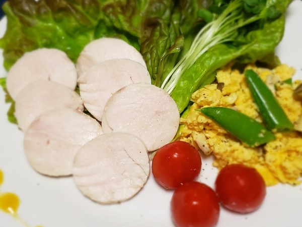 超簡単 塩麹だけで鶏ハム 炊飯器in