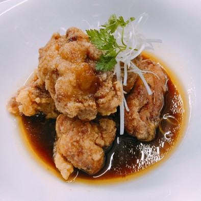 鶏モモ肉唐揚げ 黒酢ソースの写真