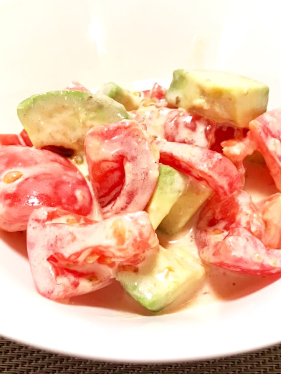 ベジ料理☆トマトとアボカドの柚子胡椒マヨの画像