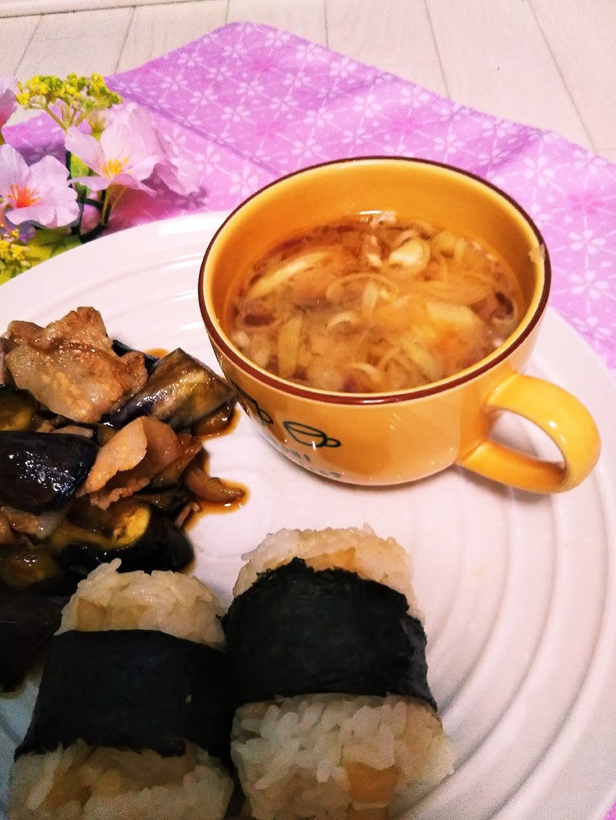 ミョウガと豆腐の味噌汁の画像