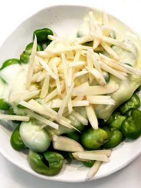 そら豆のチーズ新生姜のせ