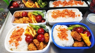 中学生のお弁当(唐揚げ)の写真