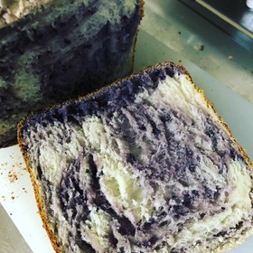 ブルーベリーとクリームチーズのパン