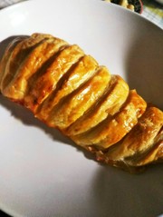 簡単、冷凍パイシートで胸肉のパイ包み焼きの写真