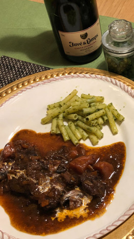 牛スネ肉の赤ワイン煮込み