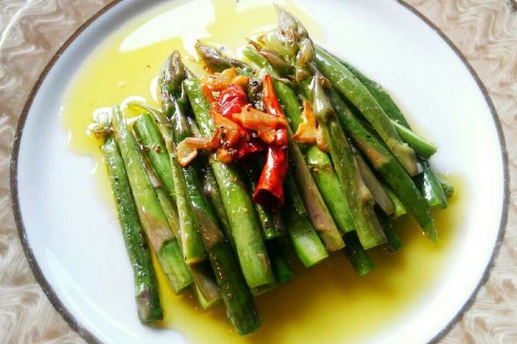紫アスパラガスのニンニクオイル炒め レシピ 作り方 By キッチン 福にゃん クックパッド 簡単おいしいみんなのレシピが376万品