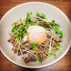 温玉チャーシュー丼