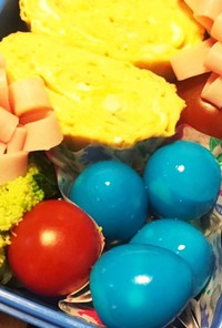【大騒ぎ！お弁当に青色うずら卵！】