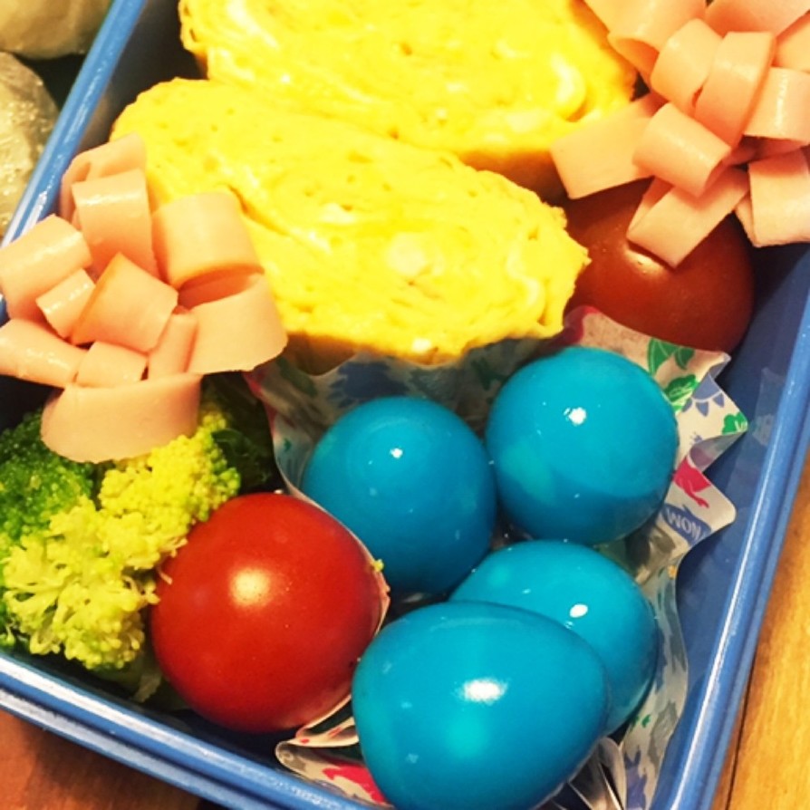 【大騒ぎ！お弁当に青色うずら卵！】の画像