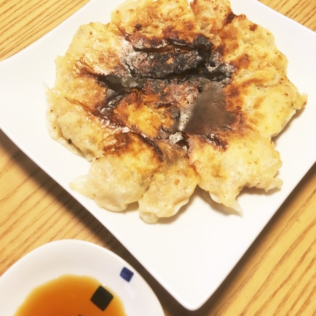 中国人直伝 肉汁ジュワっと餃子 レシピ 作り方 By Mamenco クックパッド 簡単おいしいみんなのレシピが355万品